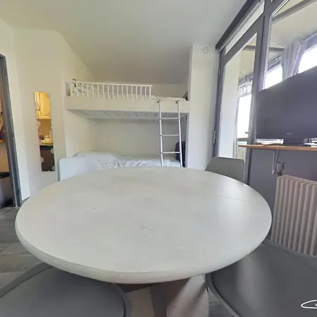 Apartament 503 *